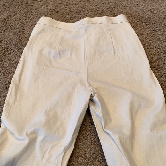 Woman’s capri cuffed pants - Picture 3 of 3